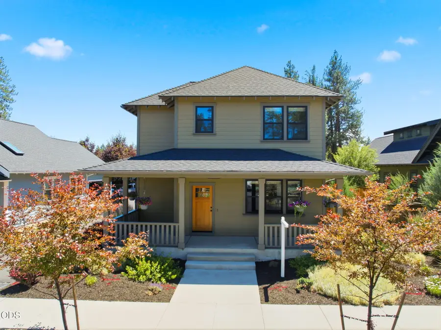1035 E Horse Back Trail, Sisters, OR 97759 - #2