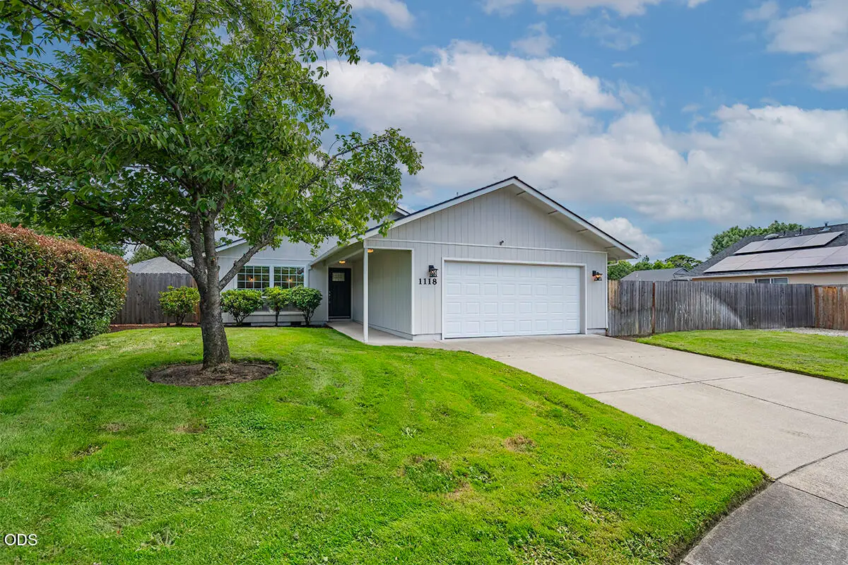 1118 Angela Court, Central Point, OR 97502 - #1