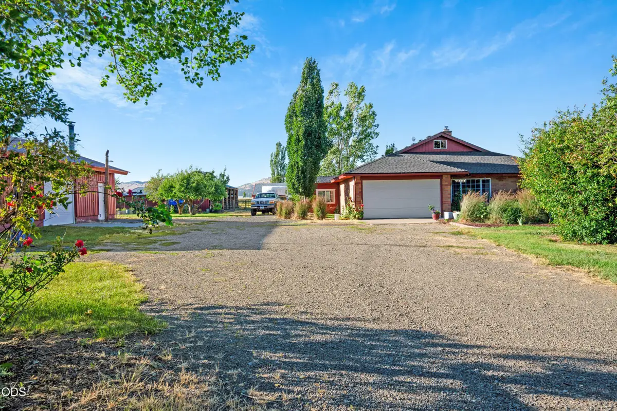 8230 Hill Road, Klamath Falls, OR 97603 - #1