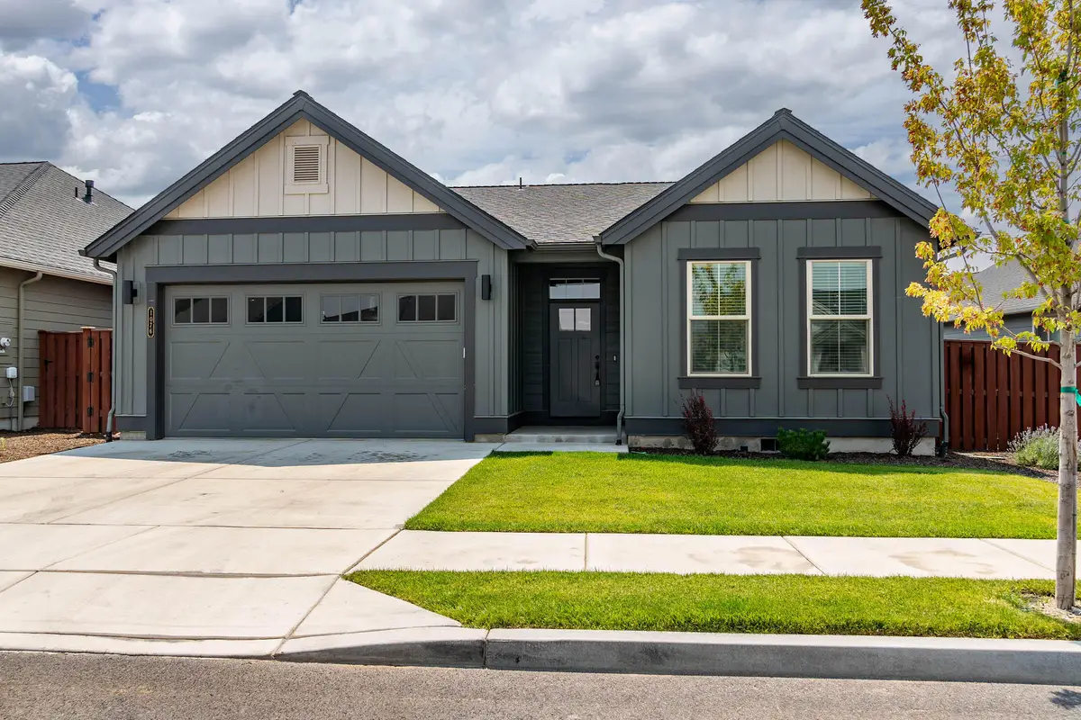 1076 NE Henry Drive, Prineville, OR 97754 - #1