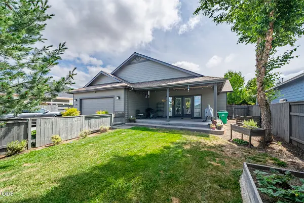 256 Robert Trent Jones Boulevard, Eagle Point, OR 97524