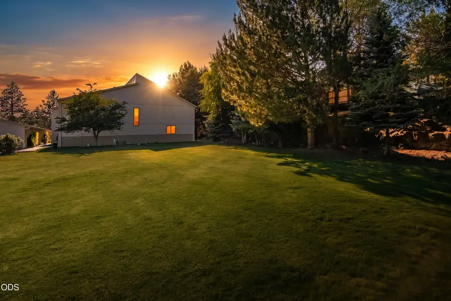 1050 NE Butler Market Road #APT 47, Bend, OR 97701 - #2