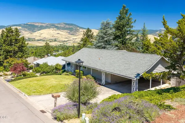 1150 Hillview Drive, Ashland, OR 97520