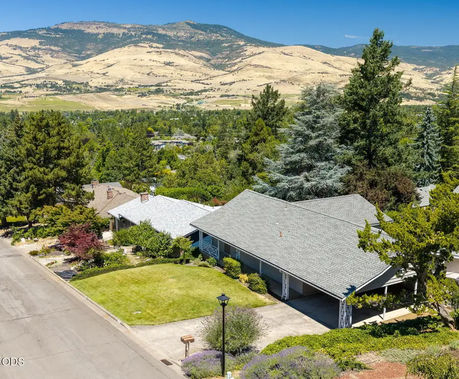 1150 Hillview Drive, Ashland, OR 97520 - #2