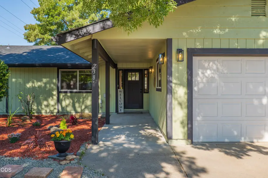 238 Grandview Lane, Grants Pass, OR 97527 - #3