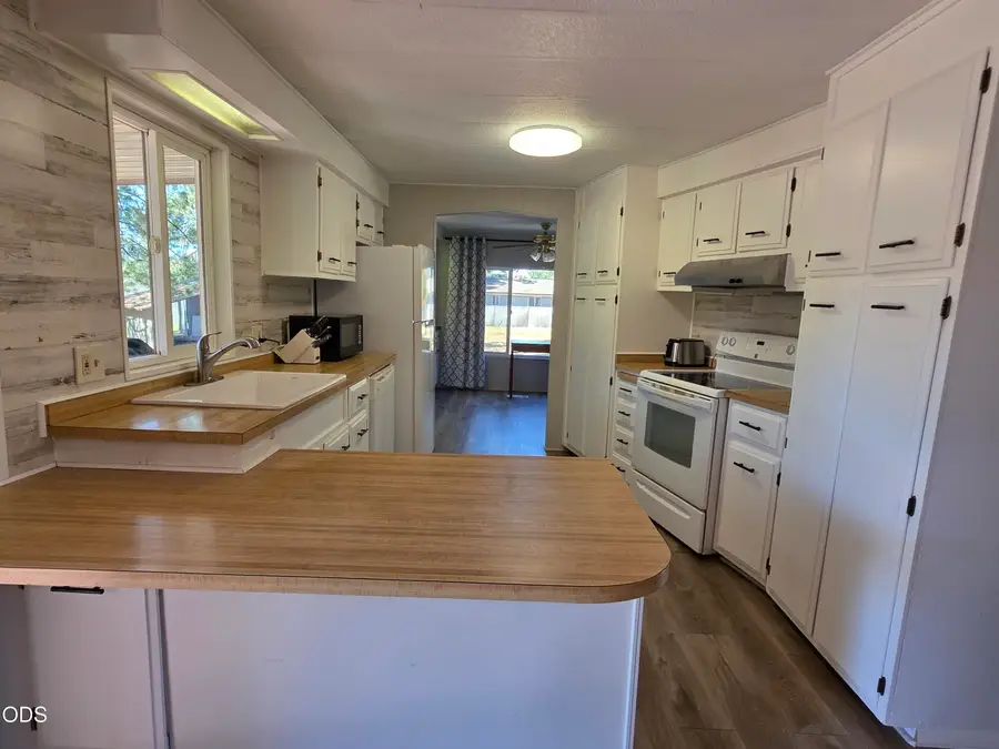 305 S Charley Avenue, Chiloquin, OR 97624 - #3