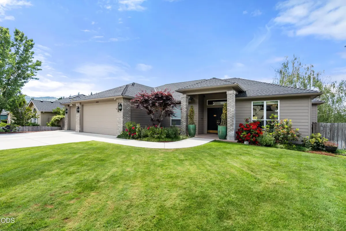 4680 Cloudcrest Drive, Medford, OR 97504 - #1