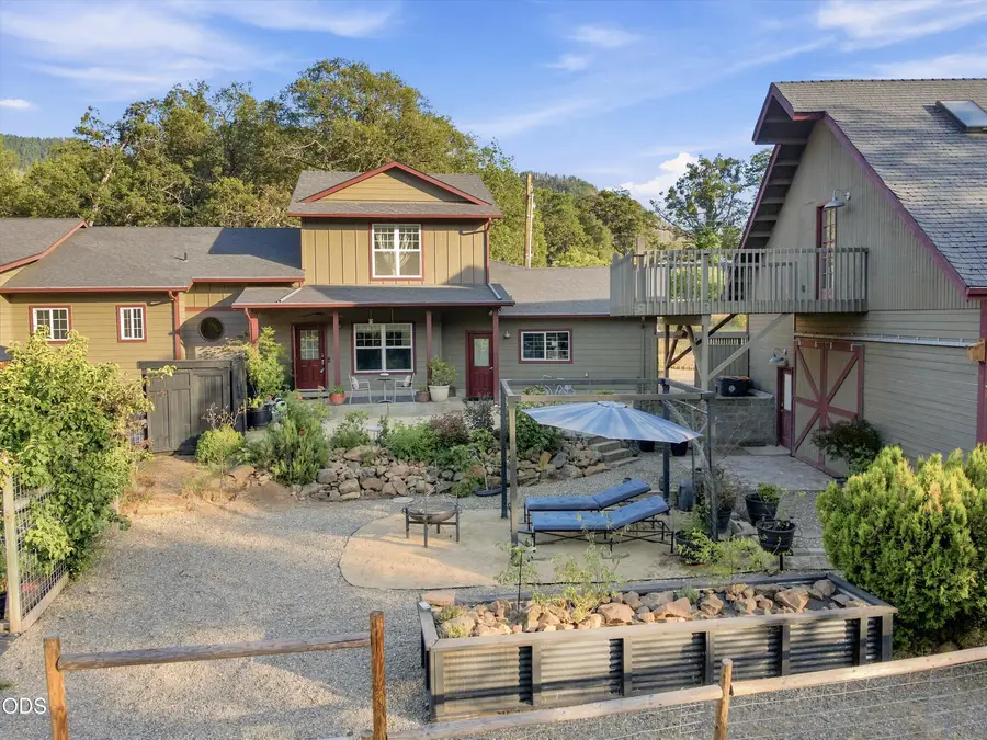 101 Rocky Knoll Lane, Jacksonville, OR 97530 - #2