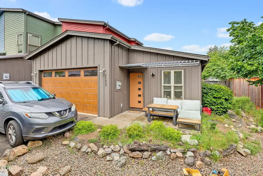 1169 Iowa Street, Ashland, OR 97520 - #3