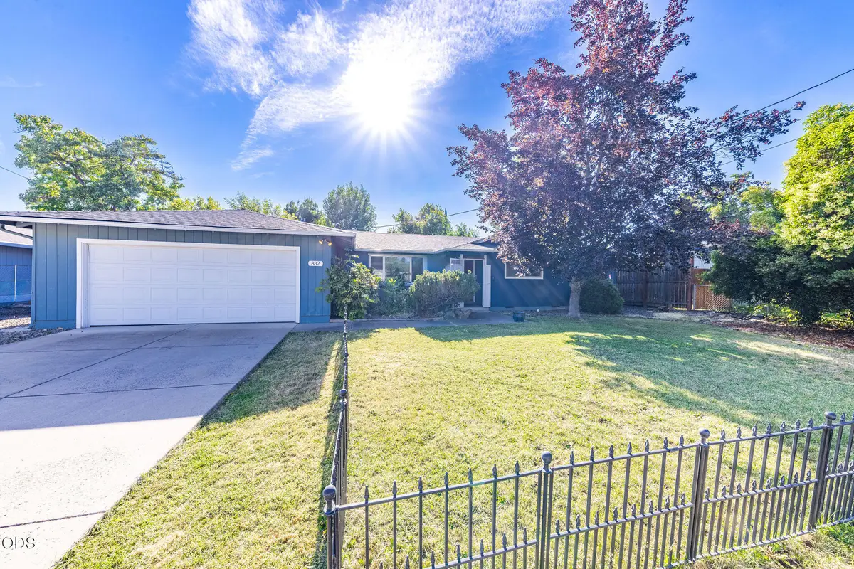 832 La Loma Drive, Medford, OR 97504 - #1