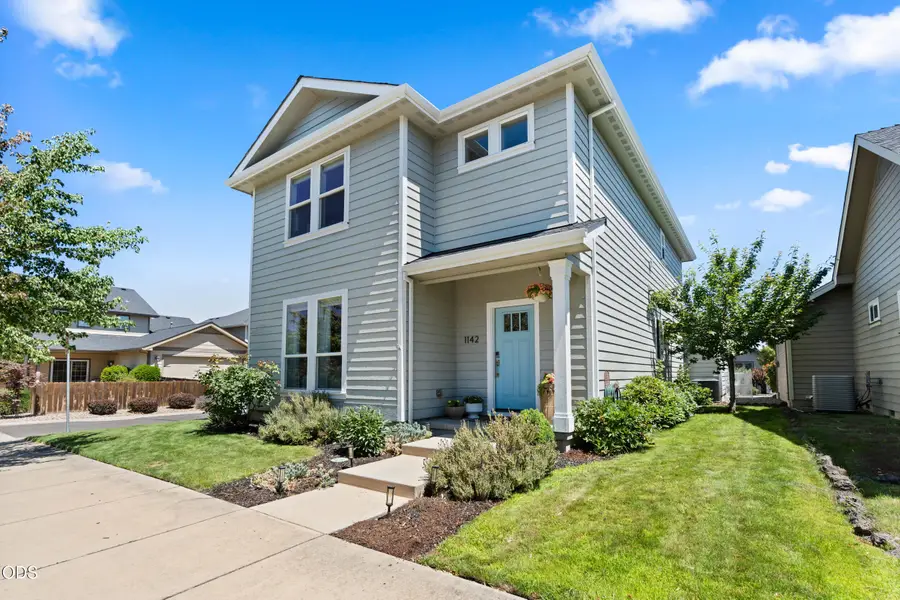 1142 N Haskell Street, Central Point, OR 97502 - #3