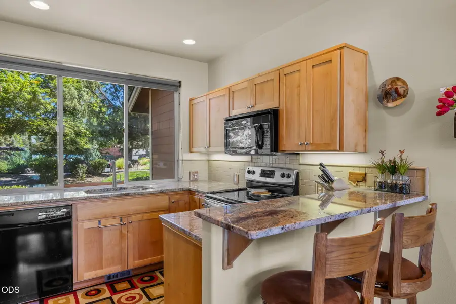 675 Sagebush Circle, Redmond, OR 97756 - #3