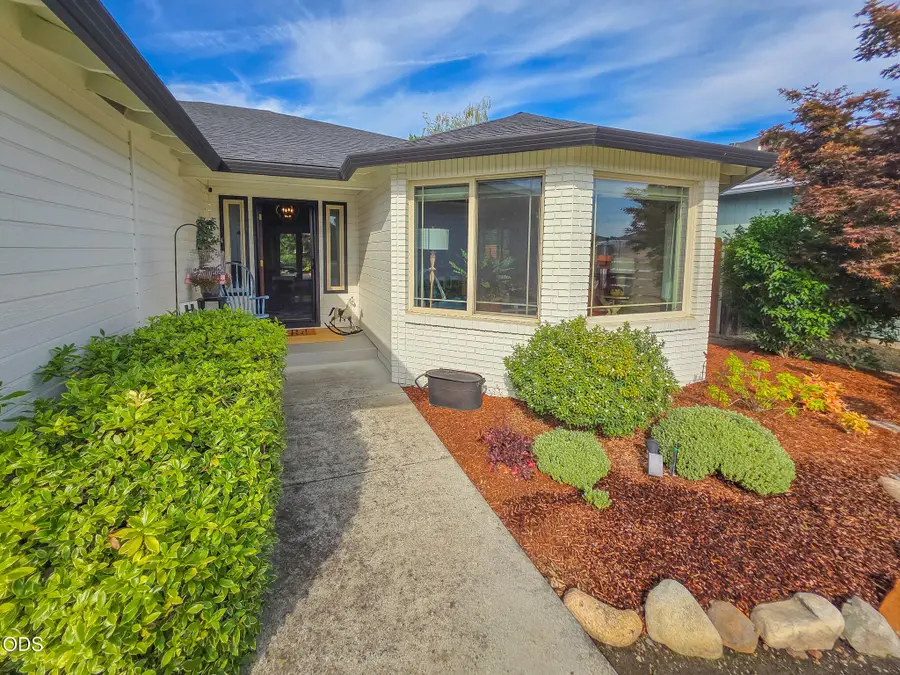 262 Summer Glen Way, Central Point, OR 97502 - #2