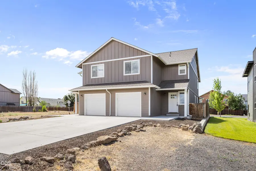 1214 SW 27th Street, Redmond, OR 97756 - #2