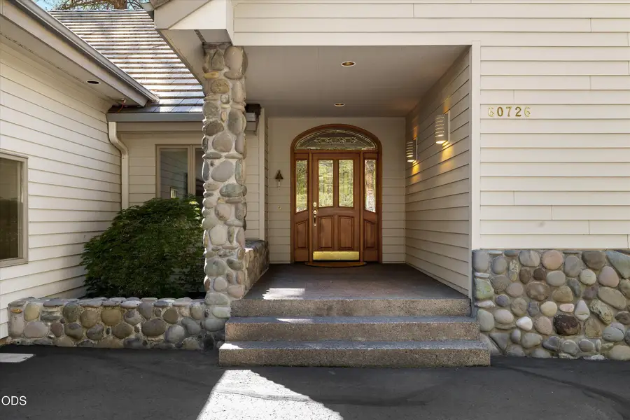 60726 Golf Village Loop, Bend, OR 97702 - #2