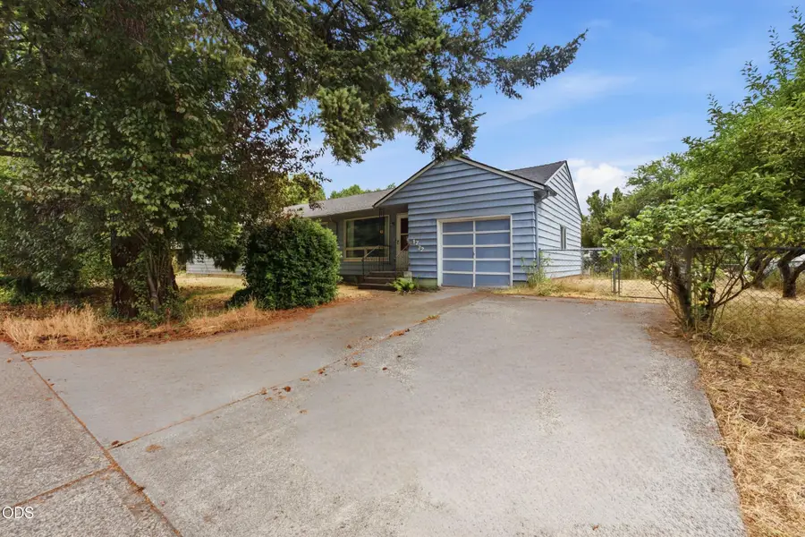 1772 SE 135th Avenue, Portland, OR 97233 - #2