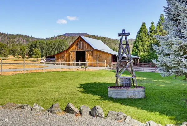 7935 Upper Applegate Road, Jacksonville, OR 97530