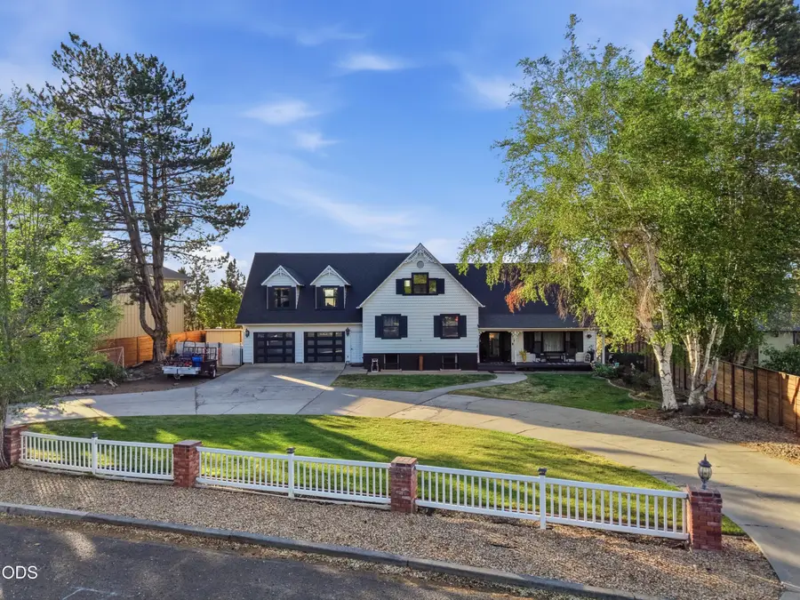 1635 SW Parkway Drive, Redmond, OR 97756 - #3