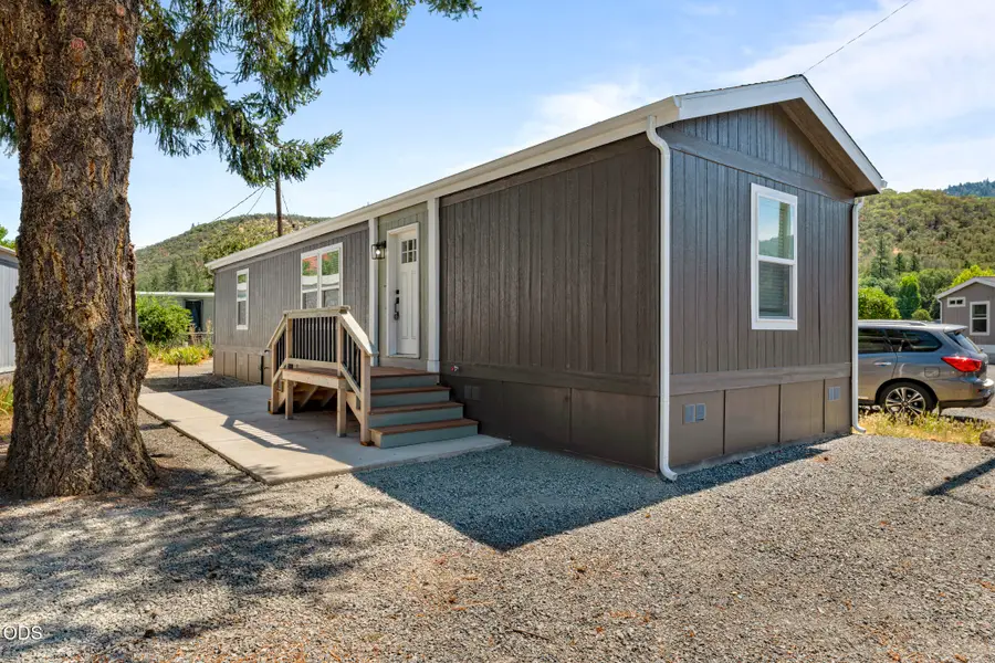 2097 Rogue River Highway #UNIT 10, Gold Hill, OR 97525 - #3