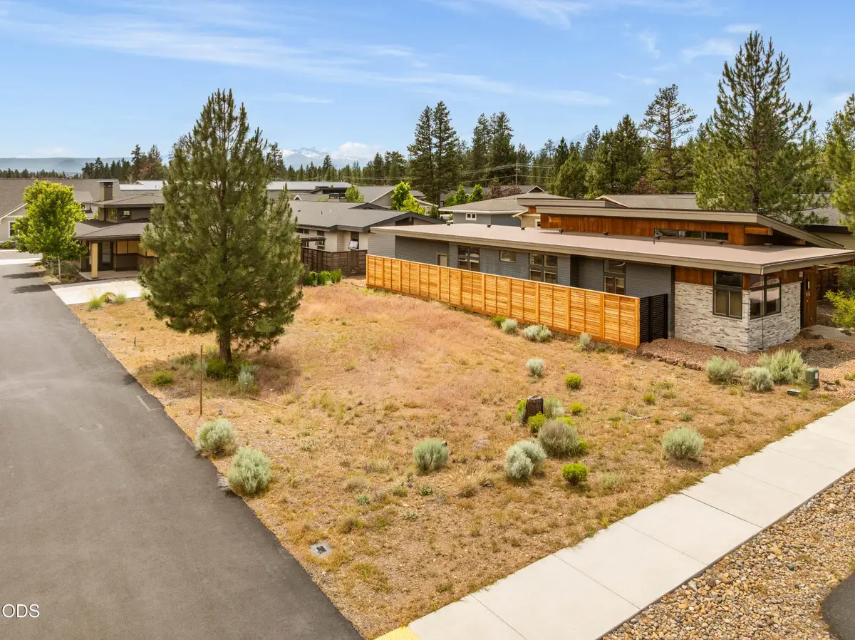 283 W Heising Drive, Sisters, OR 97759 - #1