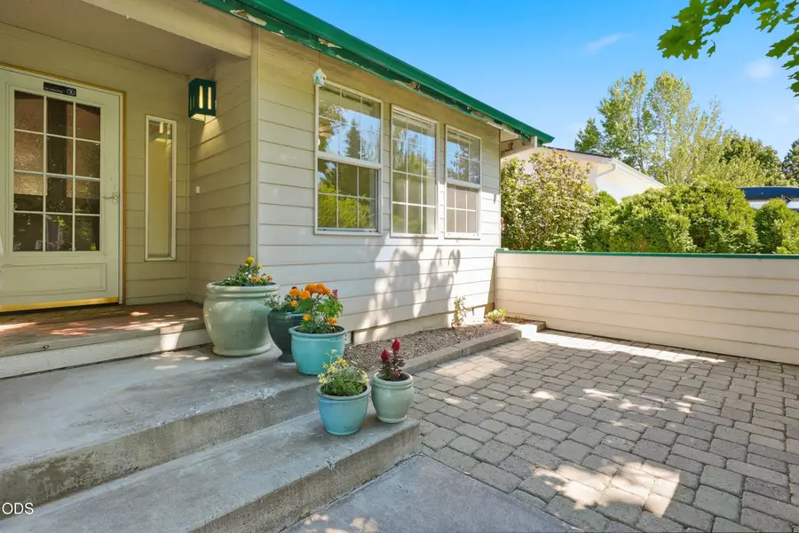 2034 NE Bluebird Court, Bend, OR 97701 - #2