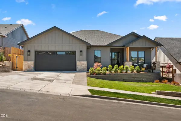 3057 Umpqua Drive, Medford, OR 97504