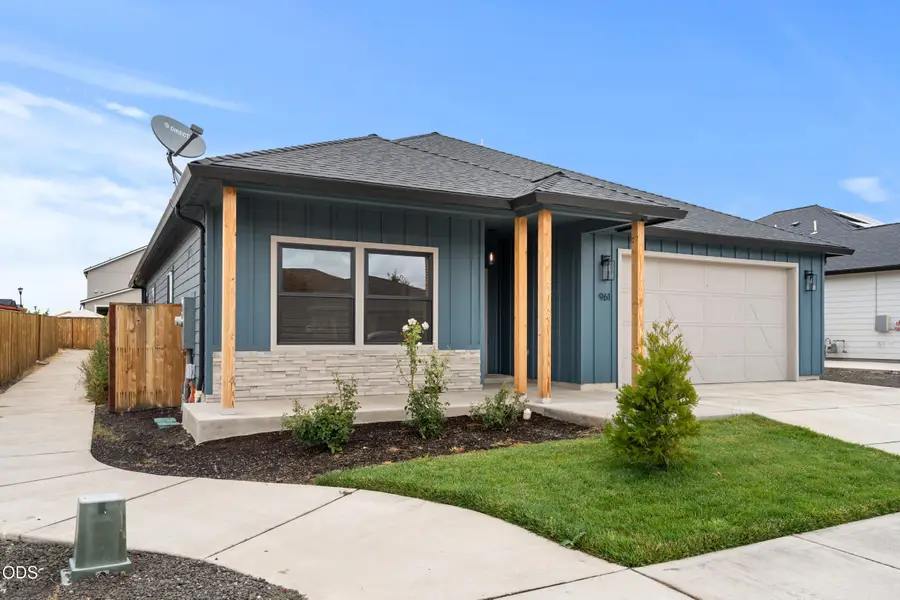 961 Arrowhead Trail, Eagle Point, OR 97524 - #3
