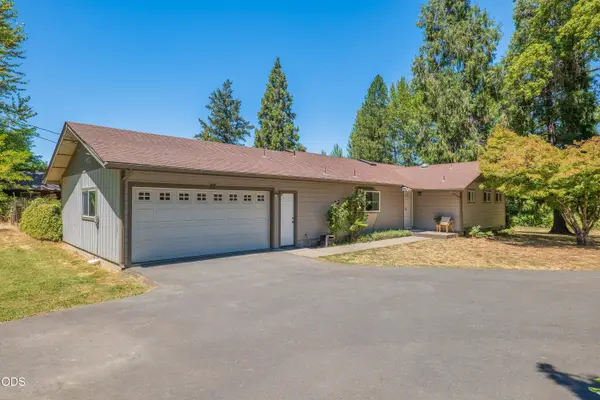 1740 Southgate Way, Grants Pass, OR 97527