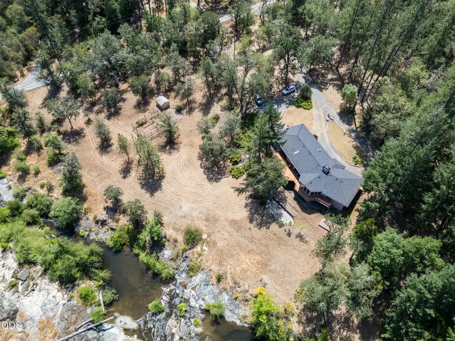 11178 E Evans Creek Road, Rogue River, OR 97537 - #2