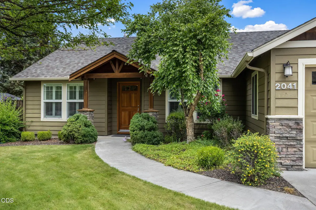 2041 SW Obsidian Avenue, Redmond, OR 97756 - #1