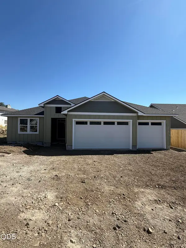 3366 Viewpoint Drive, Medford, OR 97504
