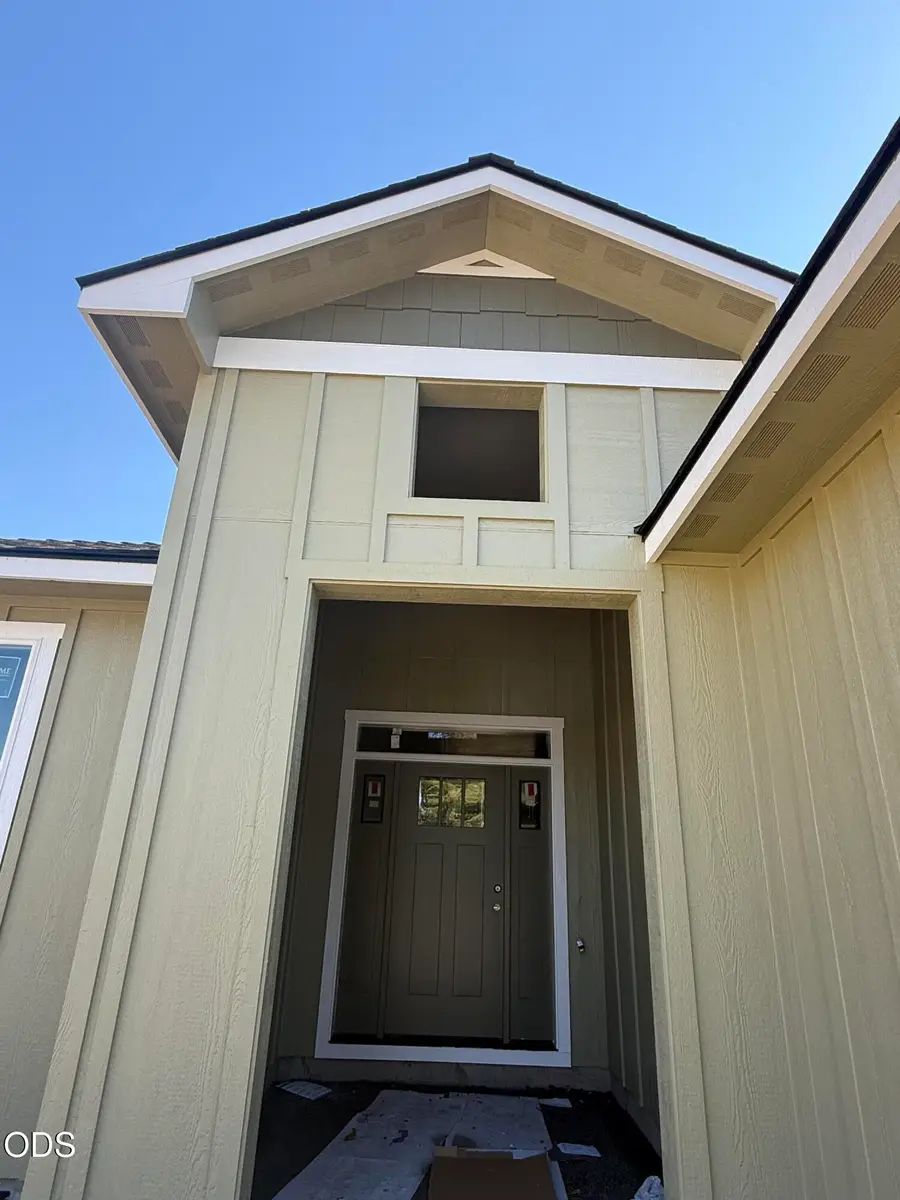 3366 Viewpoint Drive, Medford, OR 97504 - #2