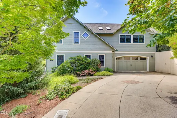 129 Almond Street, Ashland, OR 97520