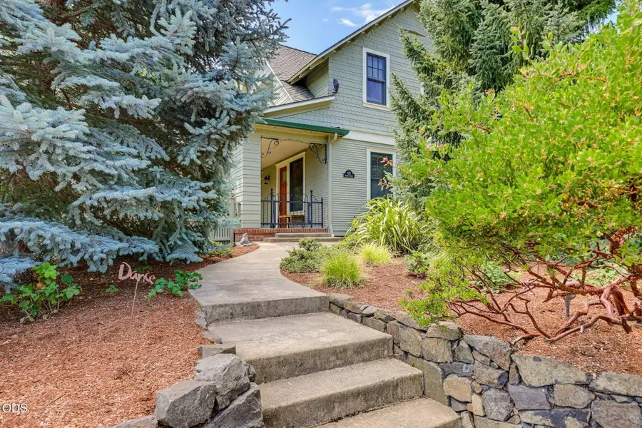 129 Almond Street, Ashland, OR 97520 - #2