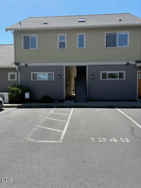 1249 Iowa, Ashland, OR 97520