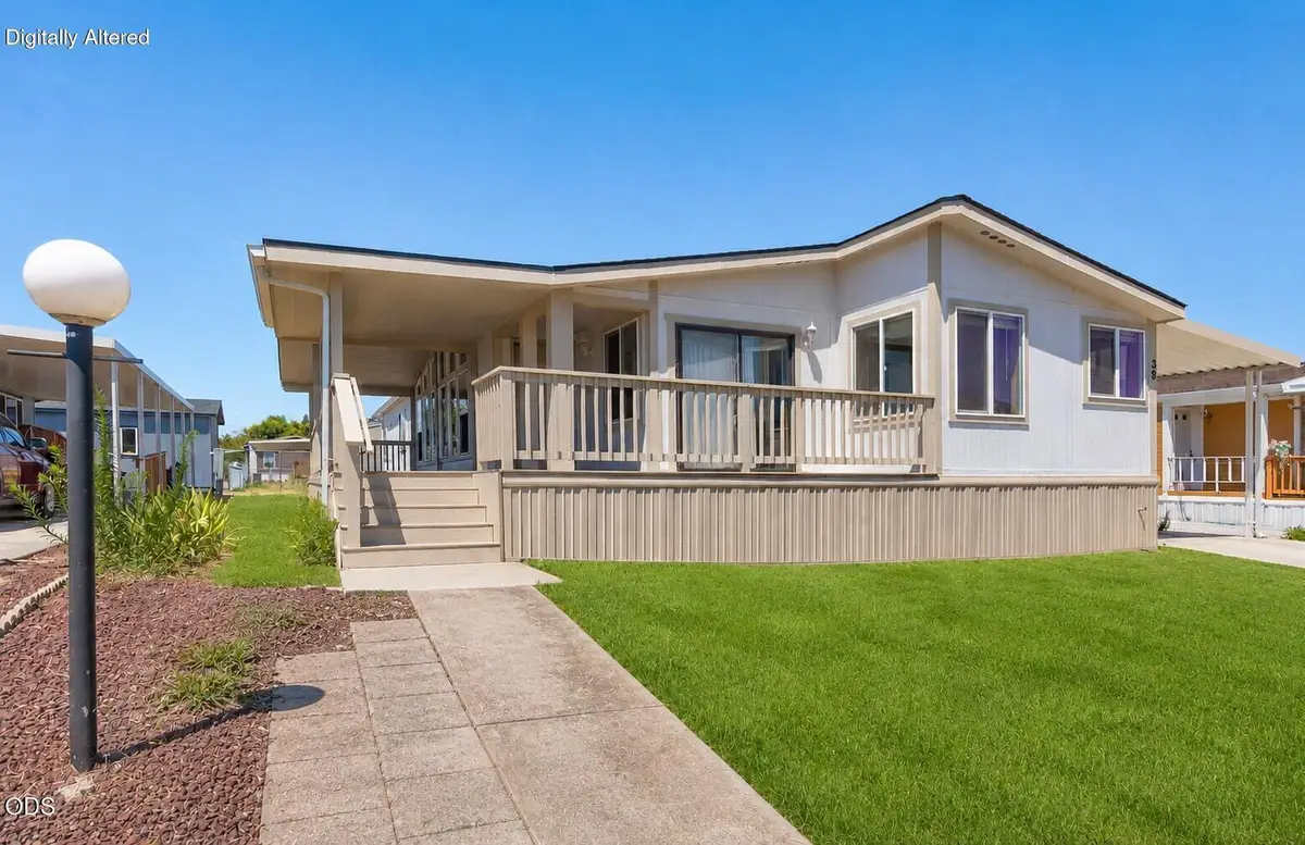 4729 S Pacific Highway #39, Phoenix, OR 97535 - #1