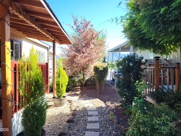 3555 S Pacific Highway #SPC 110, Medford, OR 97501