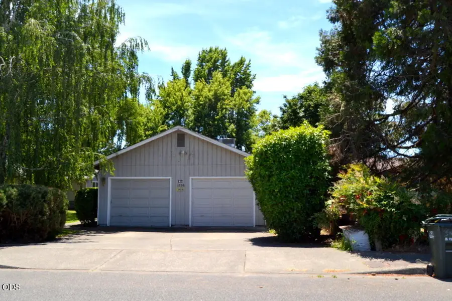 1636 Leonard Road #A & B, Grants Pass, OR 97527 - #2
