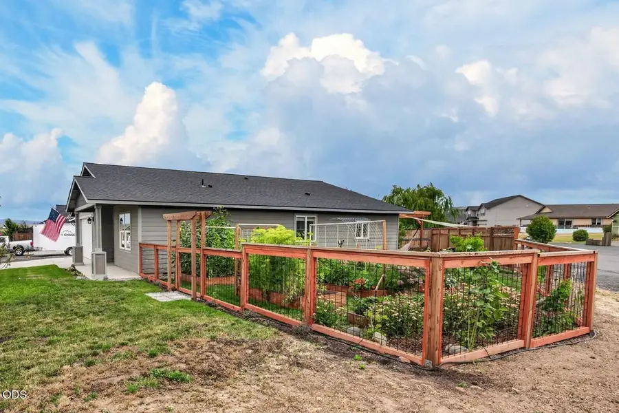 660 A Street, Culver, OR 97734 - #2