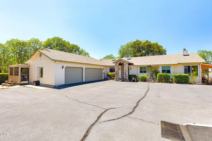 243 Castle Creek Road, Grants Pass, OR 97526 - #2