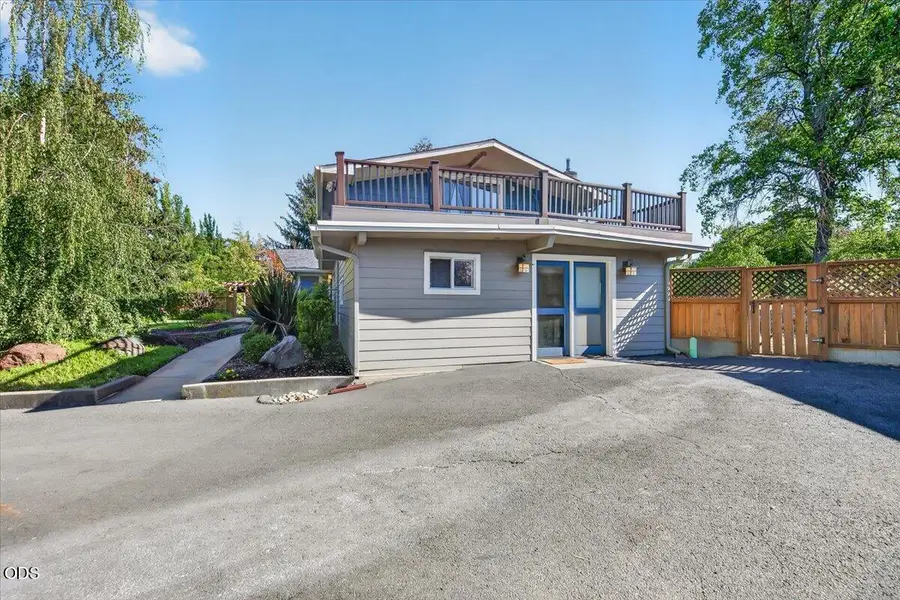3415 Calle Vista Drive, Medford, OR 97504 - #3