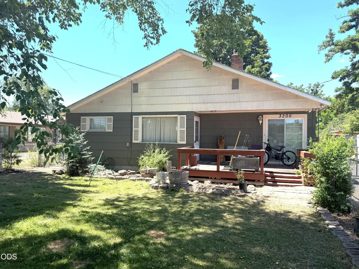 3206 Summers Lane, Klamath Falls, OR 97603 - #1