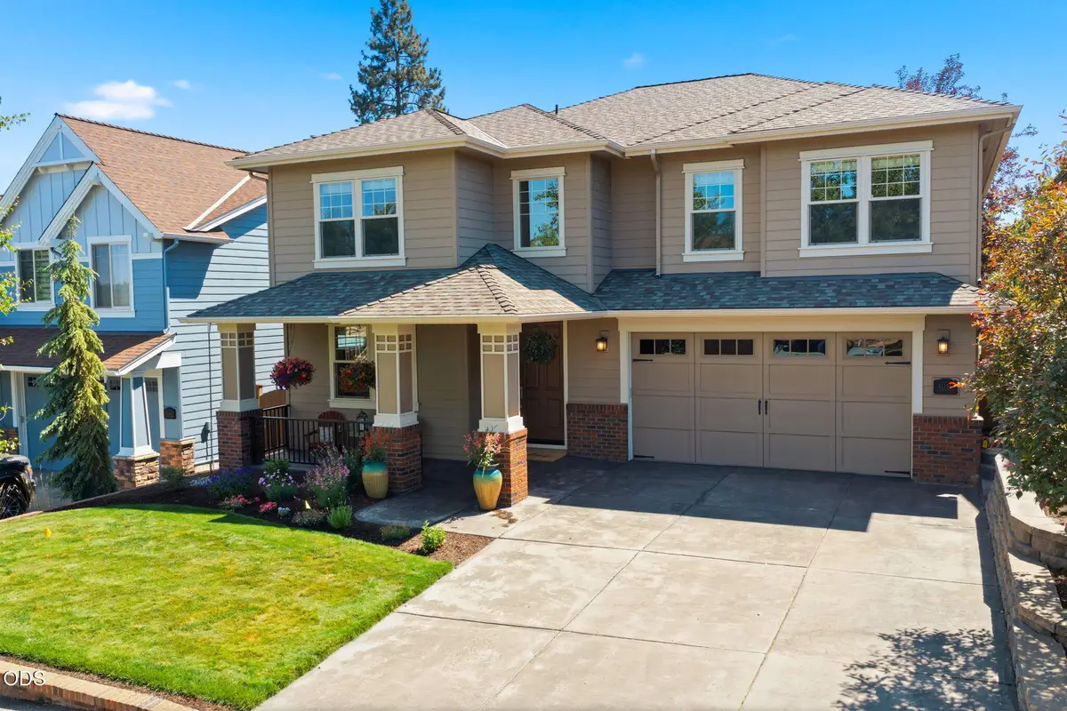 61156 SE Sydney Harbor Drive, Bend, OR 97702 - #1