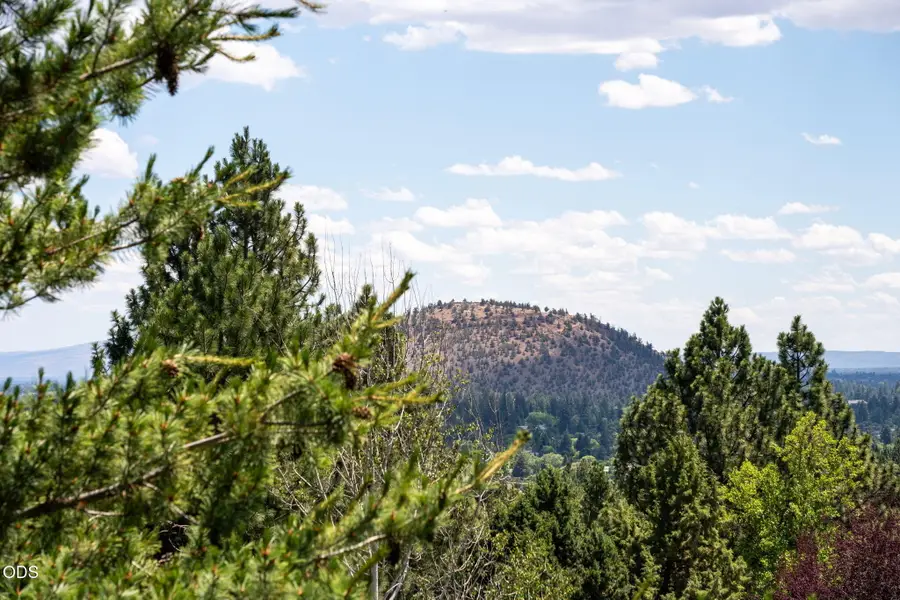 577 NW Greyhawk Avenue, Bend, OR 97703 - #2