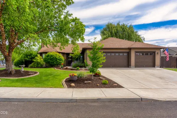 1922 NW Wildflower Place, Redmond, OR 97756