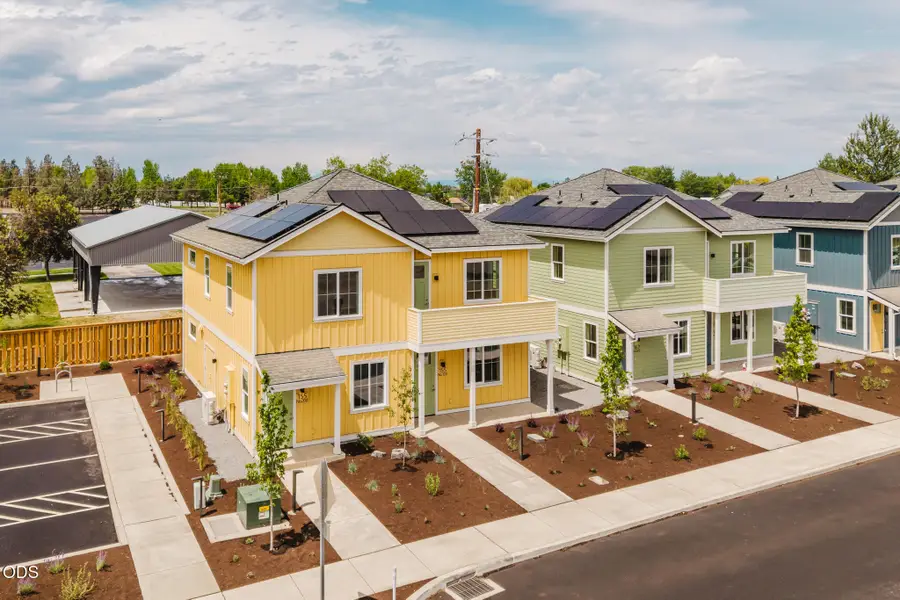 155 NW 17th Street #100, Redmond, OR 97756 - #2