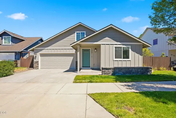 408 NW 24th Place, Redmond, OR 97756