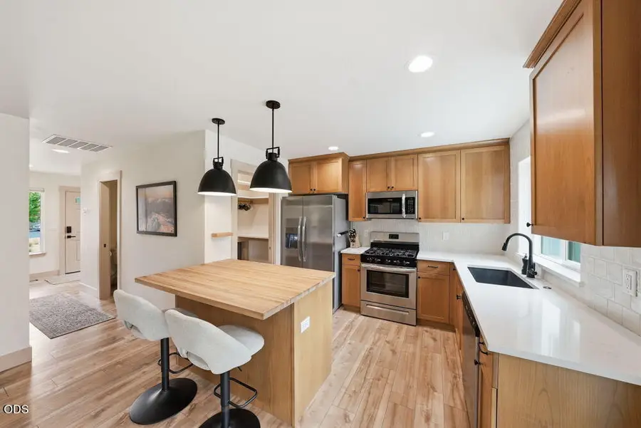 62851 NE Daniel Road # 2, Bend, OR 97701 - #3