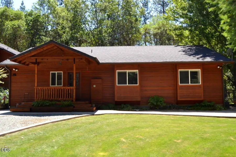 737 Pinecrest Drive, Grants Pass, OR 97526 - #2