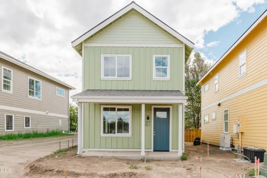 317 NW 17th Street #6, Redmond, OR 97756 - #2